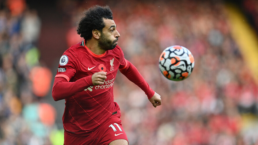 مع استمرار شائعات الانتقال لبرشلونة.. مأزق محمد صلاح وليفربول يتواصل