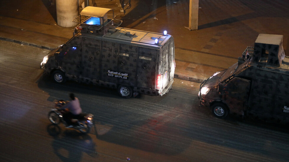 مصر.. محاكمة عاجلة لـ 9 مسؤولين
