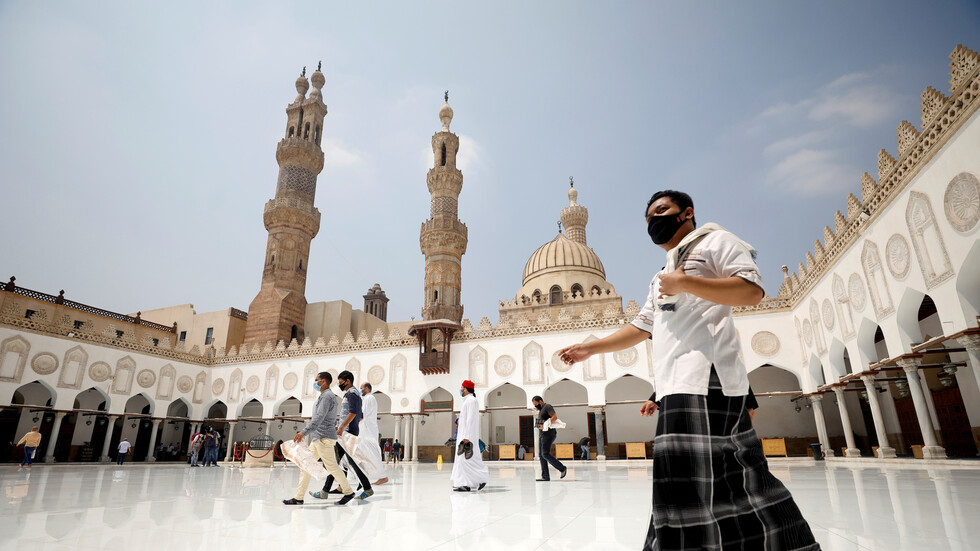 مصر.. "فتوى دخول الزوجة جهنم بطلب الطلاق" تثير الجدل والأزهر والإفتاء يعلقان