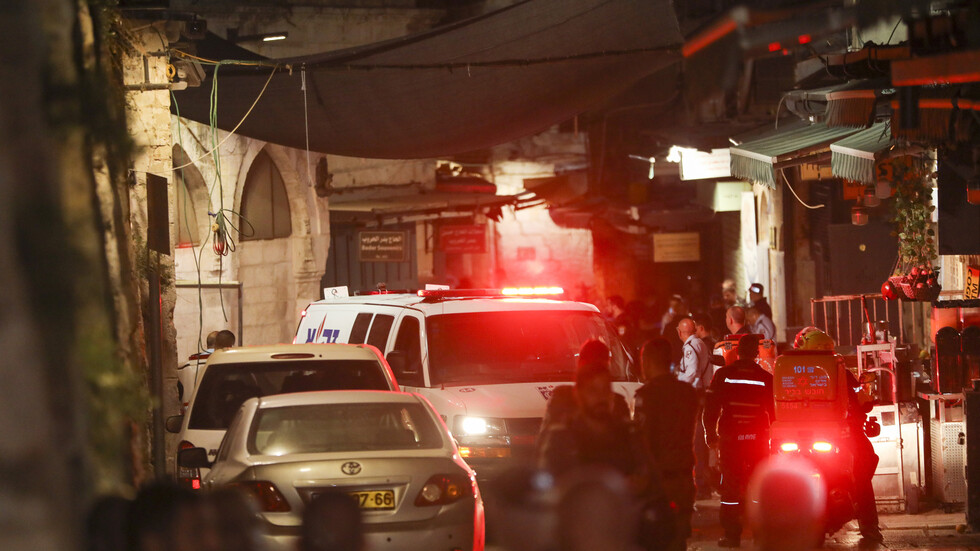 بعد ساعات من إطلاق النار في القدس.. إصابة شخص بعملية طعن في يافا