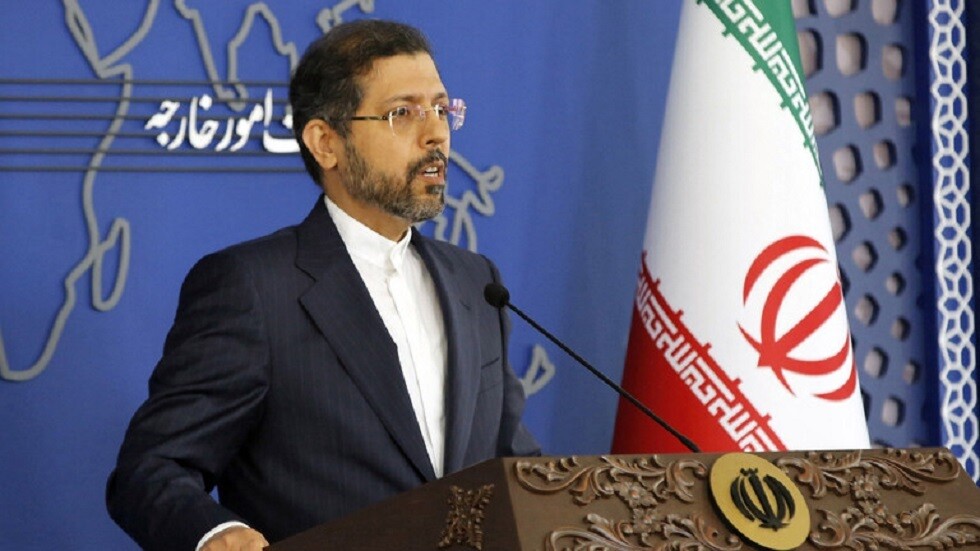 طهران ترد على اتهامات المنامة حول تهريب الأسلحة والمتفجرات الإيرانية إلى البحرين
