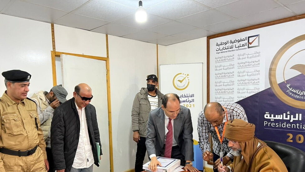 مستجدات ملف الانتخابات الرئاسية الليبية ..  إحراق بطاقات انتخاب وترقب نتائج الطعن