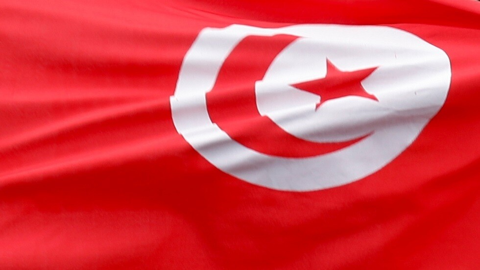 الرئيس التونسي يقيل محافظي مدينتي سيدي بوزيد وقبلي