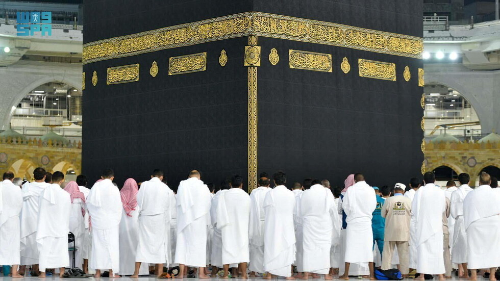 السعودية تسمح بالطواف لغير المصلين بالدور الأول من المسجد الحرام