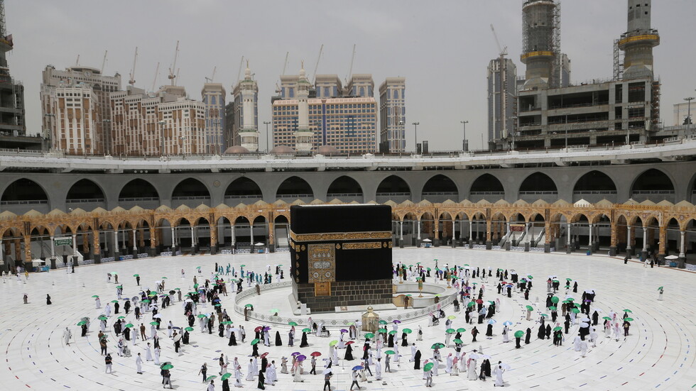 السعودية.. السماح بالعمرة للفئة العمرية فوق 50 عاما للقادمين من خارج المملكة