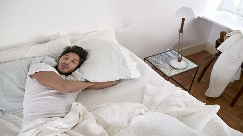 طعام غير مكلف يمكن أن يساعد الكثيرين على النوم جيدا