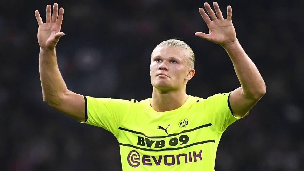 مدرب دورتموند يعلن عودة هالاند للملاعب