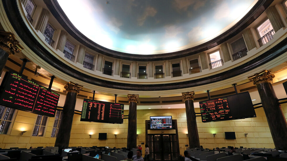 11.3 مليار جنيه خسائر خلال 10 دقائق.. البورصة المصرية تبدأ التداول على تراجع كبير