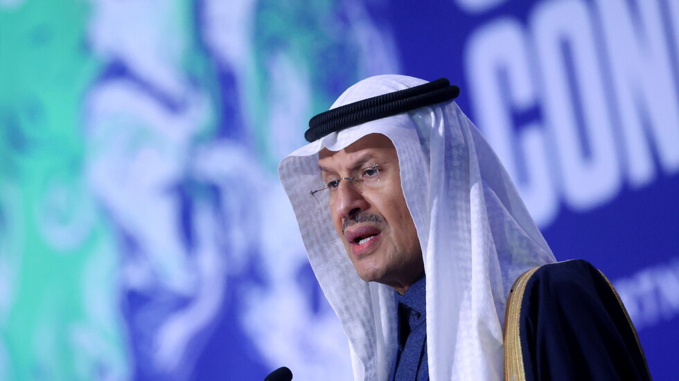 وزير الطاقة السعودي: لسنا قلقين بشأن "أوميكرون" وتأجيل اجتماعات "أوبك +" لدراسة أثر المتحور الجديد