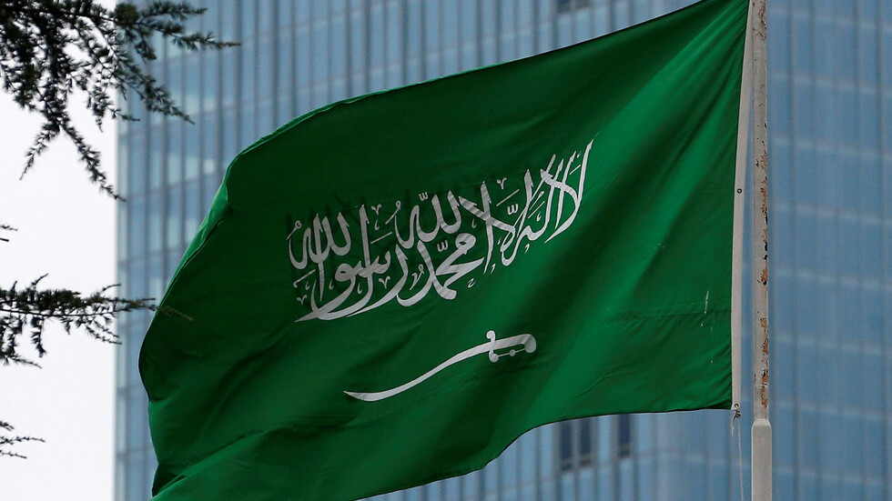 السعودية تصدر قرارات جديدة تشمل 17 دولة تتعلق بالتأشيرات والإقامة