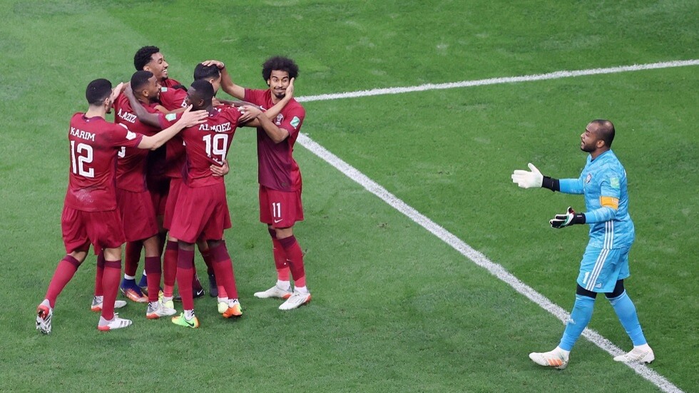 قطر تلحق هزيمة تاريخية بالإمارات وتبلغ نصف نهائي كأس العرب 2021.. فيديو
