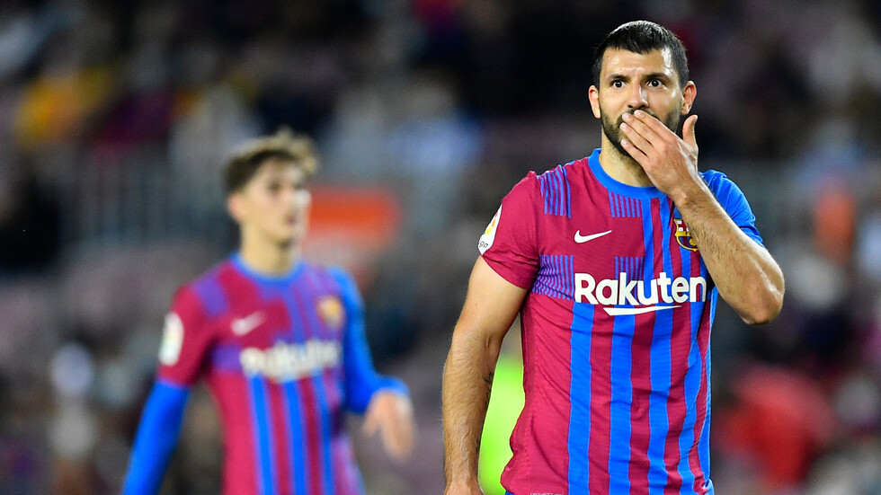 برشلونة يصدر بيانا بشأن أغويرو