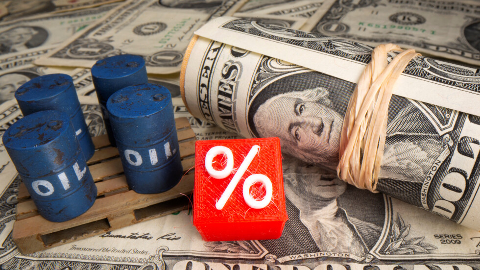 أسعار النفط تواصل الارتفاع بعد بيانات أمريكية
