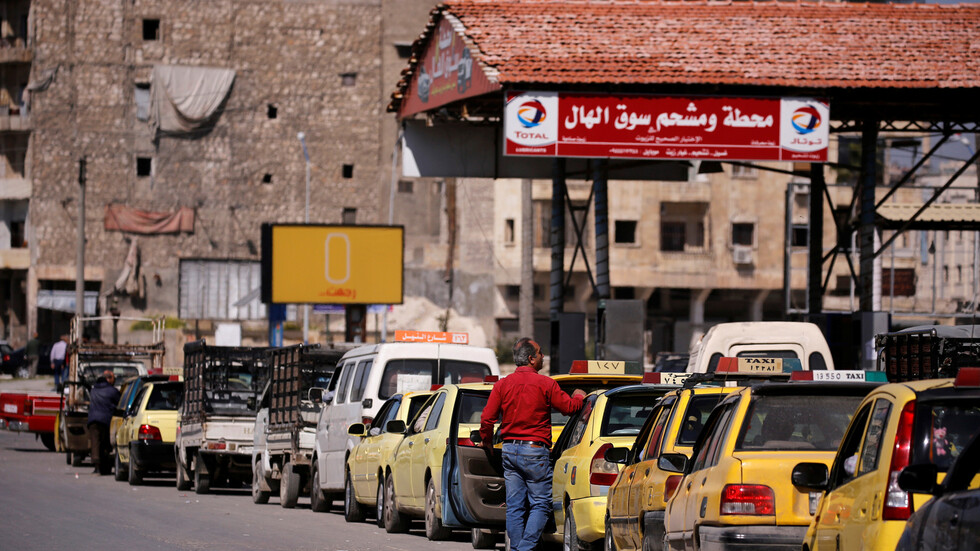 وزارة النفط السورية ترفع سقف تعبئة البنزين