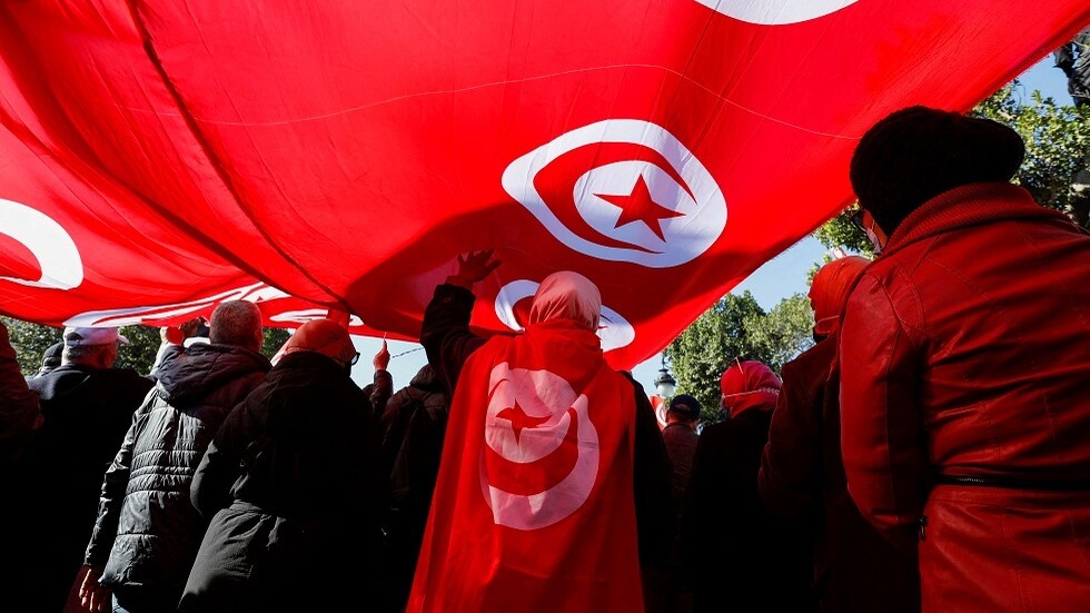 تونس.. قوات الأمن تحاول فض اعتصام بالقوة