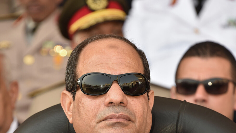السيسي يوجه بترميم مساجد آل البيت