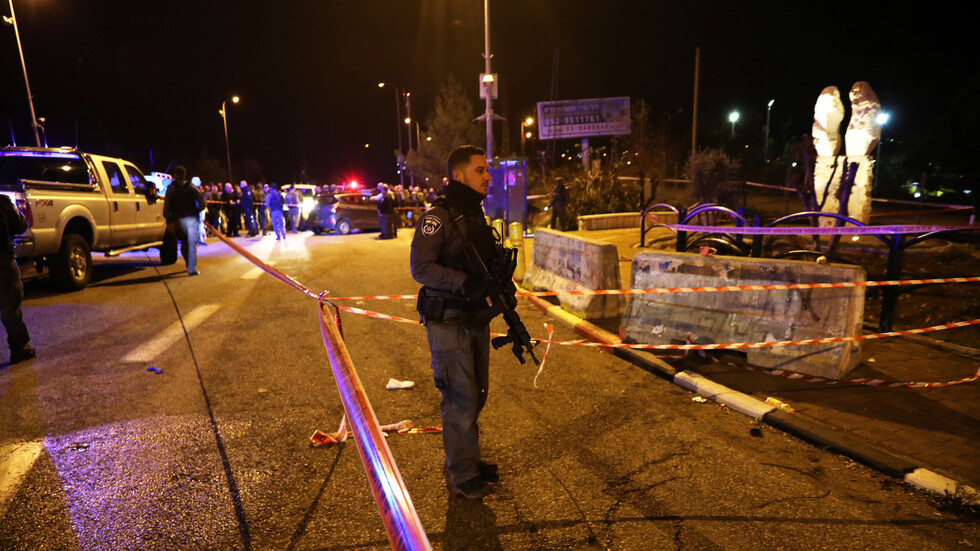 وسائل إعلام إسرائيلية: إصابة جنديين إسرائيليين بعملية دهس على حاجز دوتان جنوب غرب جنين