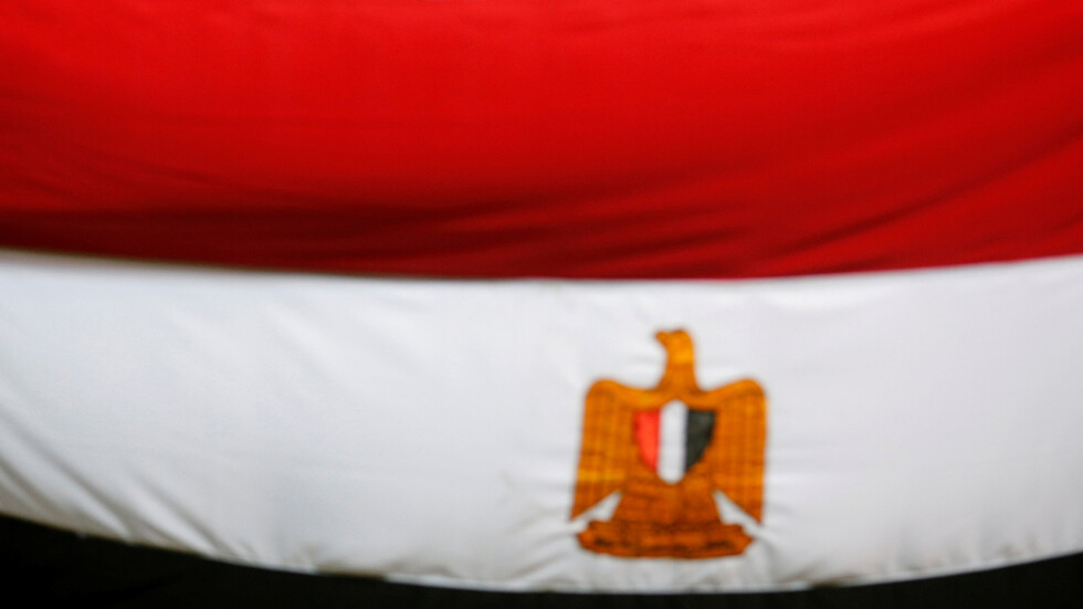 مصر.. توقيف مواطن حاول حقن قاتل شقيقه في قاعة المحكمة بماء حارق