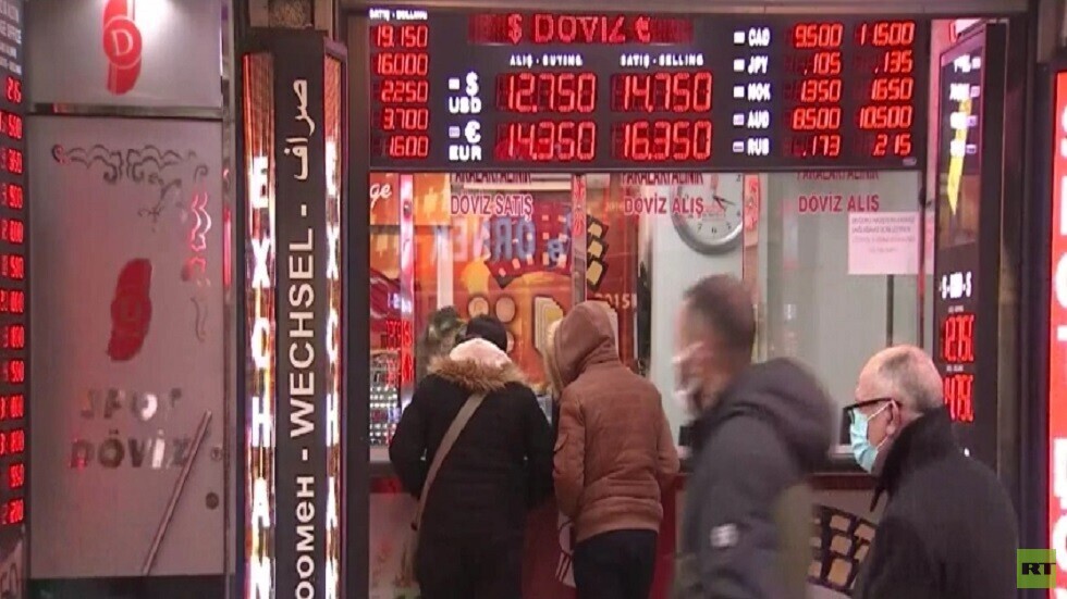 انتعاش الليرة التركية عقب قرارات الحكومة