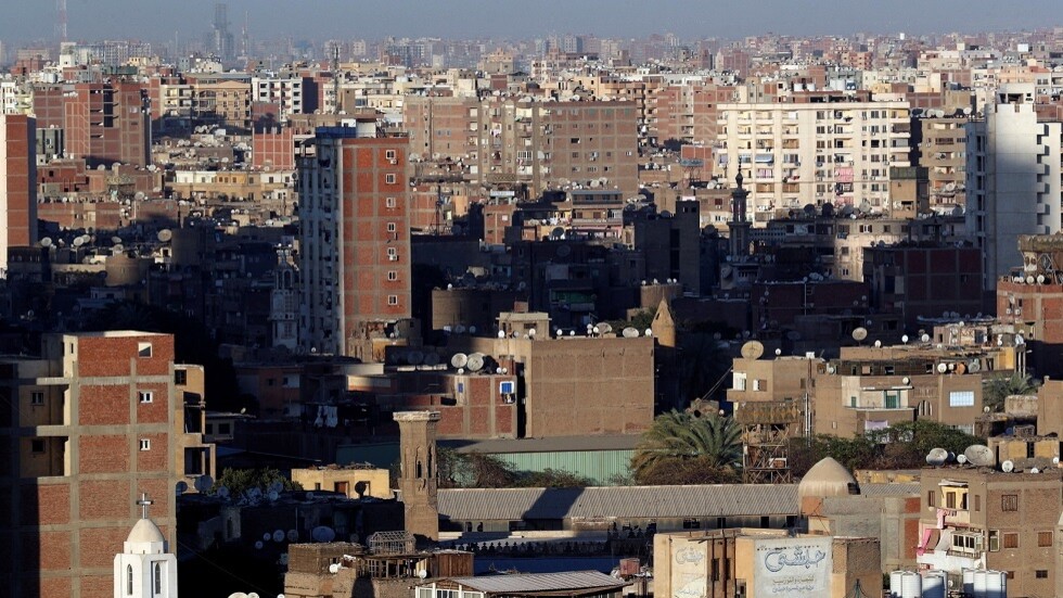 مصر.. 43 وفاة و879 إصابة جديدة بفيروس كورونا