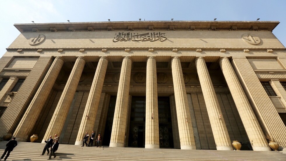مصر.. القبض على سيدة أعمال هاربة من 1465 حكما