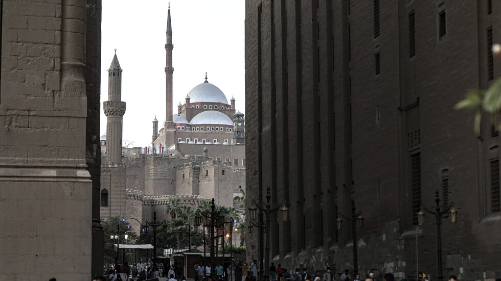 مصر.. الكشف عن مواصفات مسجد طالب السيسي ببنائه