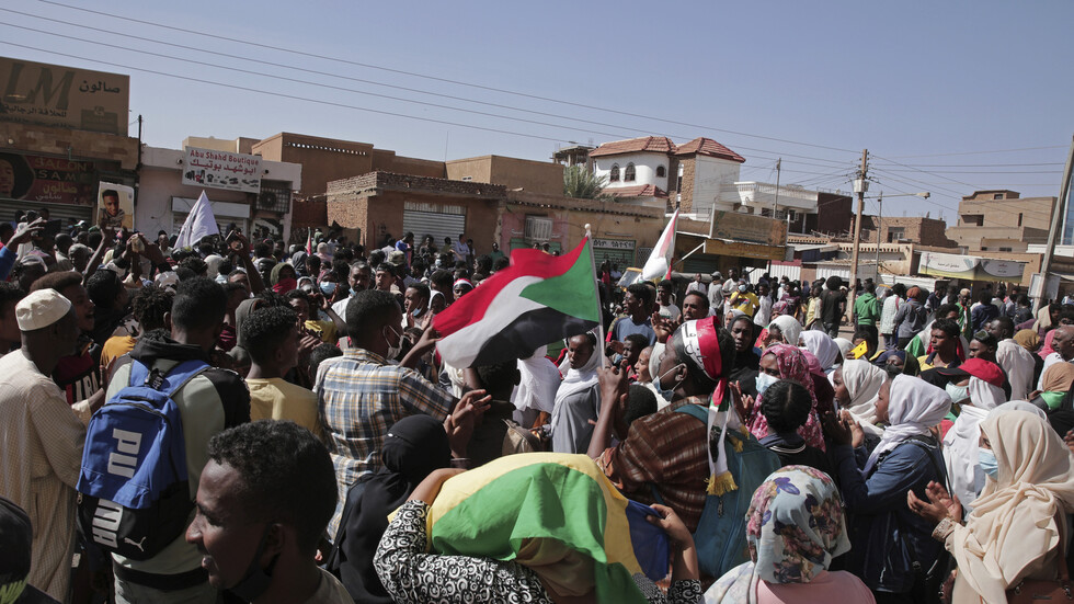 الحرية والتغيير تدعو لمليونية.. ولجان المقاومة بالخرطوم تدعو للتوجه إلى القصر الرئاسي