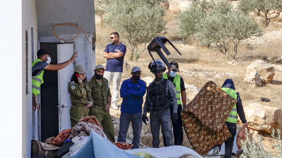 الجيش الإسرائيلي يعتقل ستة فلسطينيين من قصرة وبلاطة