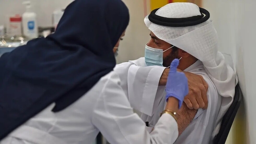 بعد قفزة الخميس.. انخفاض في عدد الإصابات بكورونا في السعودية