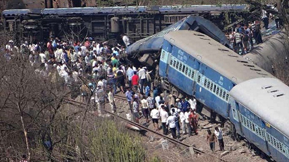 وسائل إعلام: مصرع 3 أشخاص بحادث قطار في الهند