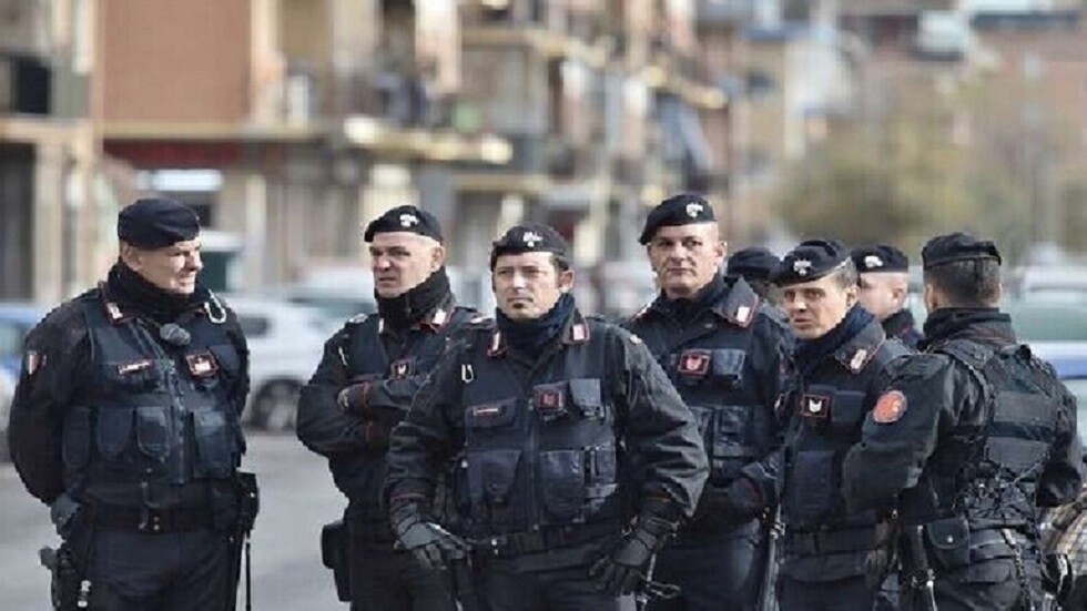 توقيف مهاجر مغربي حاول تقبيل طفلة عنوة