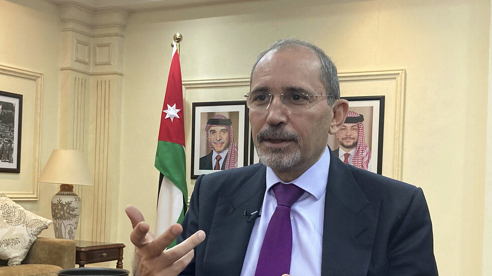 الصفدي: الهدف من خطوات الأردن إزاء سوريا التأكد من وجود عملية سياسية ستنهي النزاع