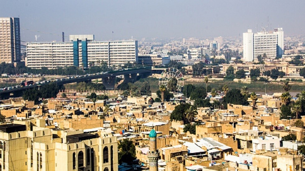مراسلنا: إصابة شخصين بانفجارين استهدفا مصرفين في العاصمة بغداد (صور + فيديو)