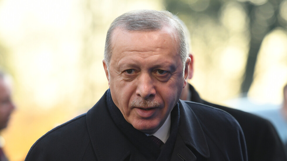 أردوغان: نشاط أنقرة وموسكو في توريد "أس-400" مستمر ولن نخطو إلى الوراء