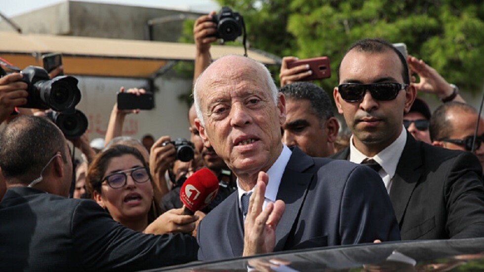 سياسي تونسي: إذا وصل سعيّد إلى العزلة فإن المسار سيكون مهددا بالفشل الذريع
