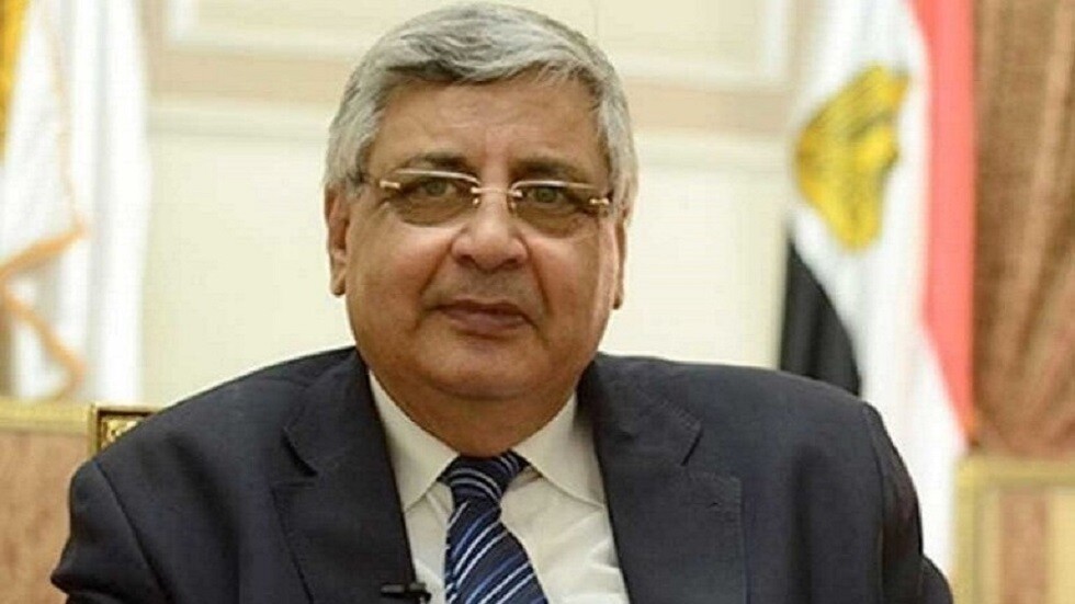 "الخفافيش مرة أخرى".. مستشار الرئيس المصري يكشف حقيقة ظهور متحورات جديدة من كورونا
