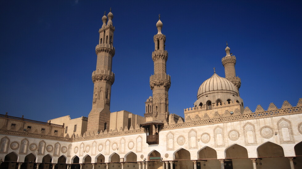 الأزهر يرد على هجوم طال الإمام الأكبر بسبب ضرب الزوجات