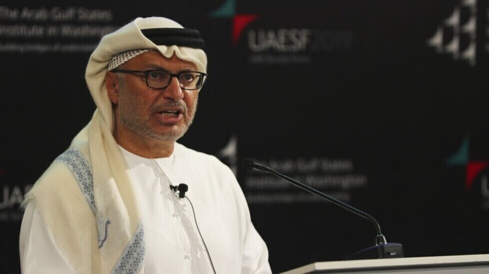 قرقاش يعلق على دعم فرنسا العسكري لبلاده