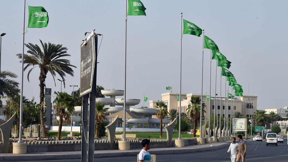 أستاذ مناخ يعلن عن غرة رمضان في السعودية ومختص يكشف عن حالة الطقس خلال الشهر الفضيل (فيديو)