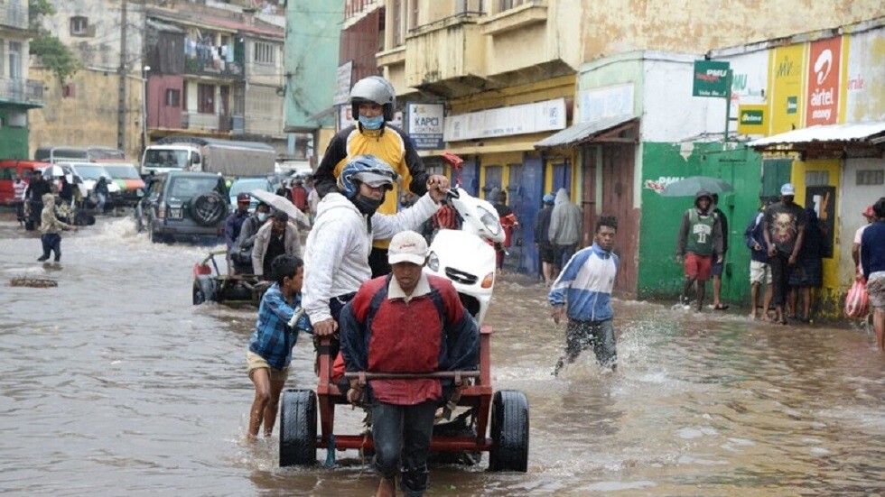 مدغشقر.. مصرع 6 أشخاص على الأقل ونزوح عشرات الآلاف جراء إعصار "باتسيراي"