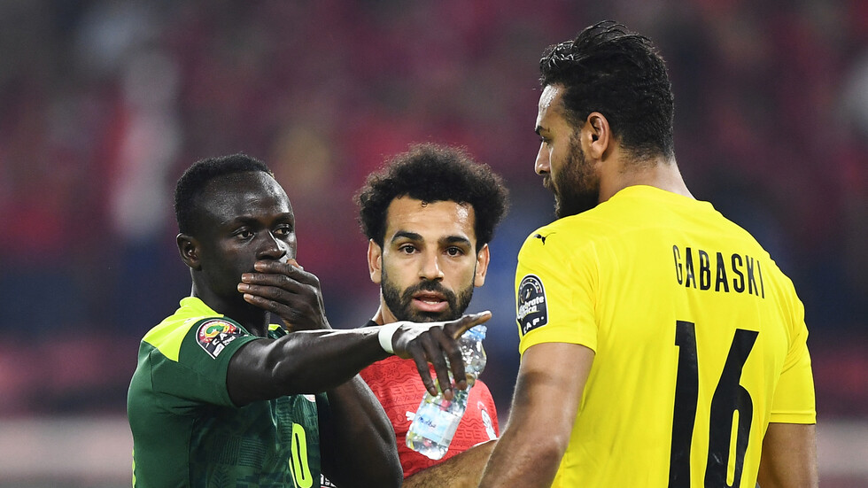 أبو جبل: هذا ما دار بين صلاح وماني قبل ركلة الجزاء في أمم إفريقيا