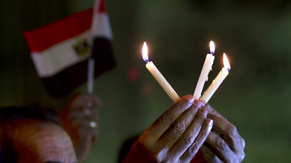 مصر.. انتشال جثث 3 عمال من بئر صرف صحي بالفيوم