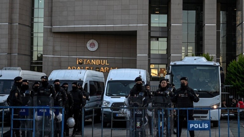 يحمل جنسية عربية.. السلطات التركية توقف قياديا في "داعش" بإسطنبول