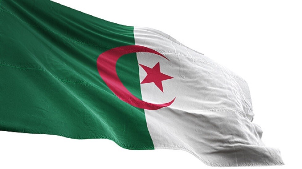 الجزائر.. مقاضاة باريس عن جرائمها النووية ومحامية تؤكد رفع دعوى في المحكمة الدولية ضد رؤساء فرنسا
