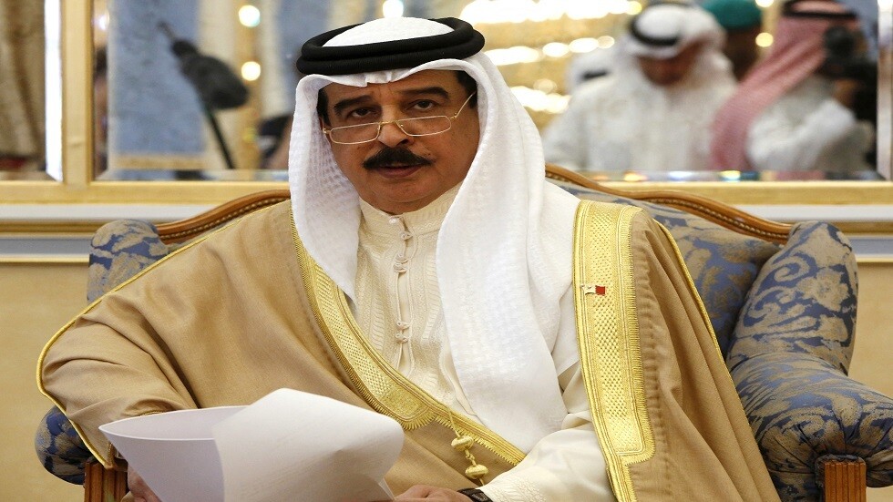 ملك البحرين يتلقى رسالة من الرئيس الروسي فلاديمير بوتين