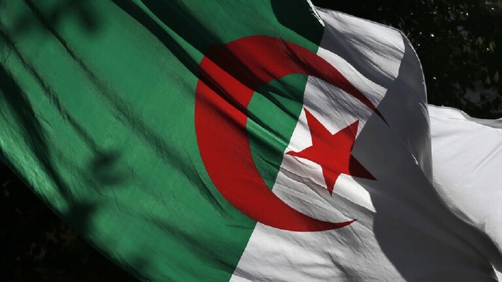 طفل جزائري يلقى مصير "ريان" المغربي