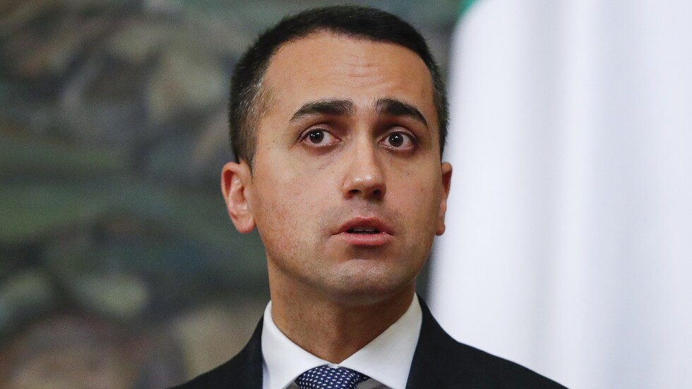 إيطاليا تطلب من مواطنيها في أوكرانيا مغادرة البلاد وتجلي بعض موظفي سفارتها في كييف