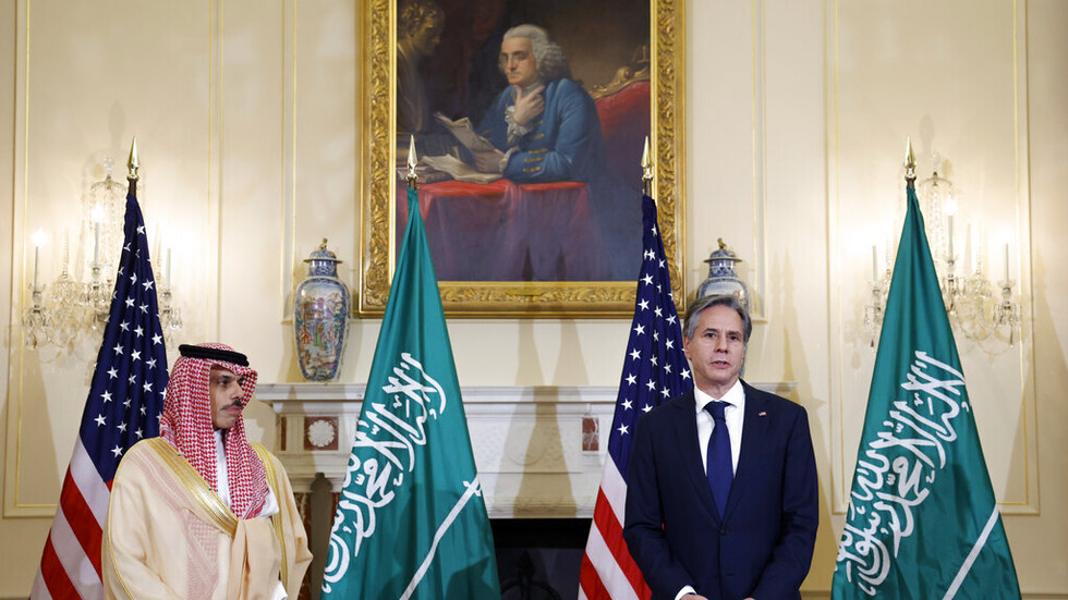 وزير الخارجية السعودي يتلقى اتصالا هاتفيا من نظيره الأمريكي