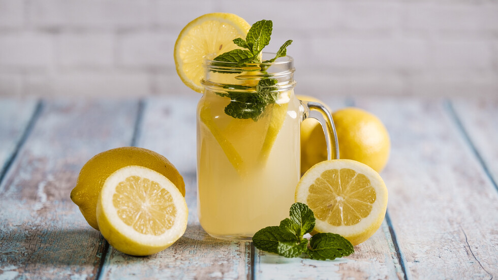 6 طرق يساعد بها عصير الليمون على تعزيز صحتنا
