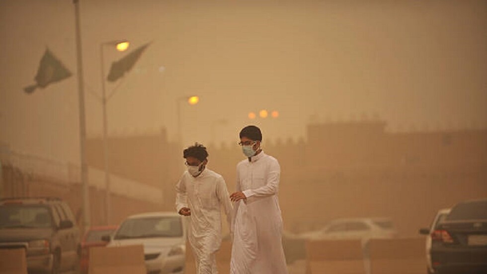 الدفاع المدني السعودي يحذر من تأثر المملكة بعواصف ترابية